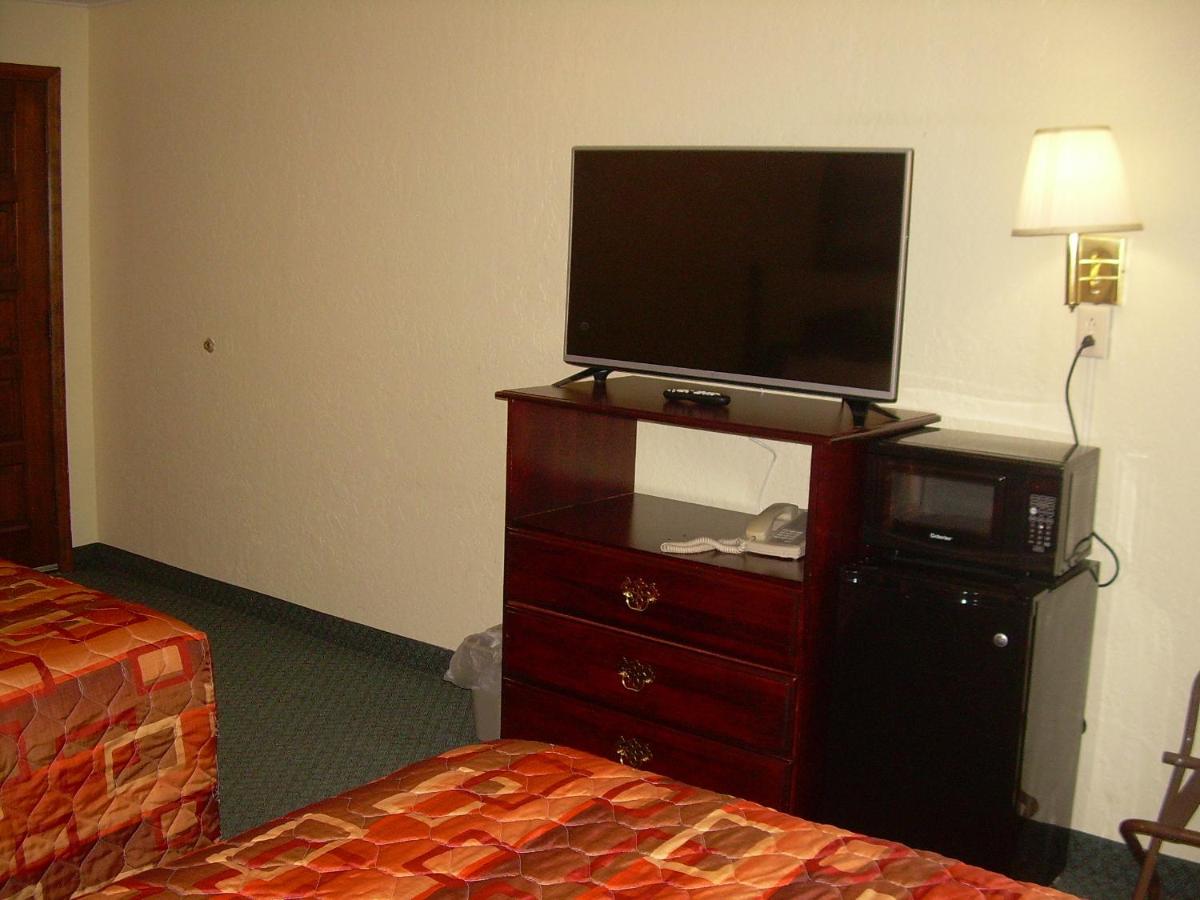 | 83 motel