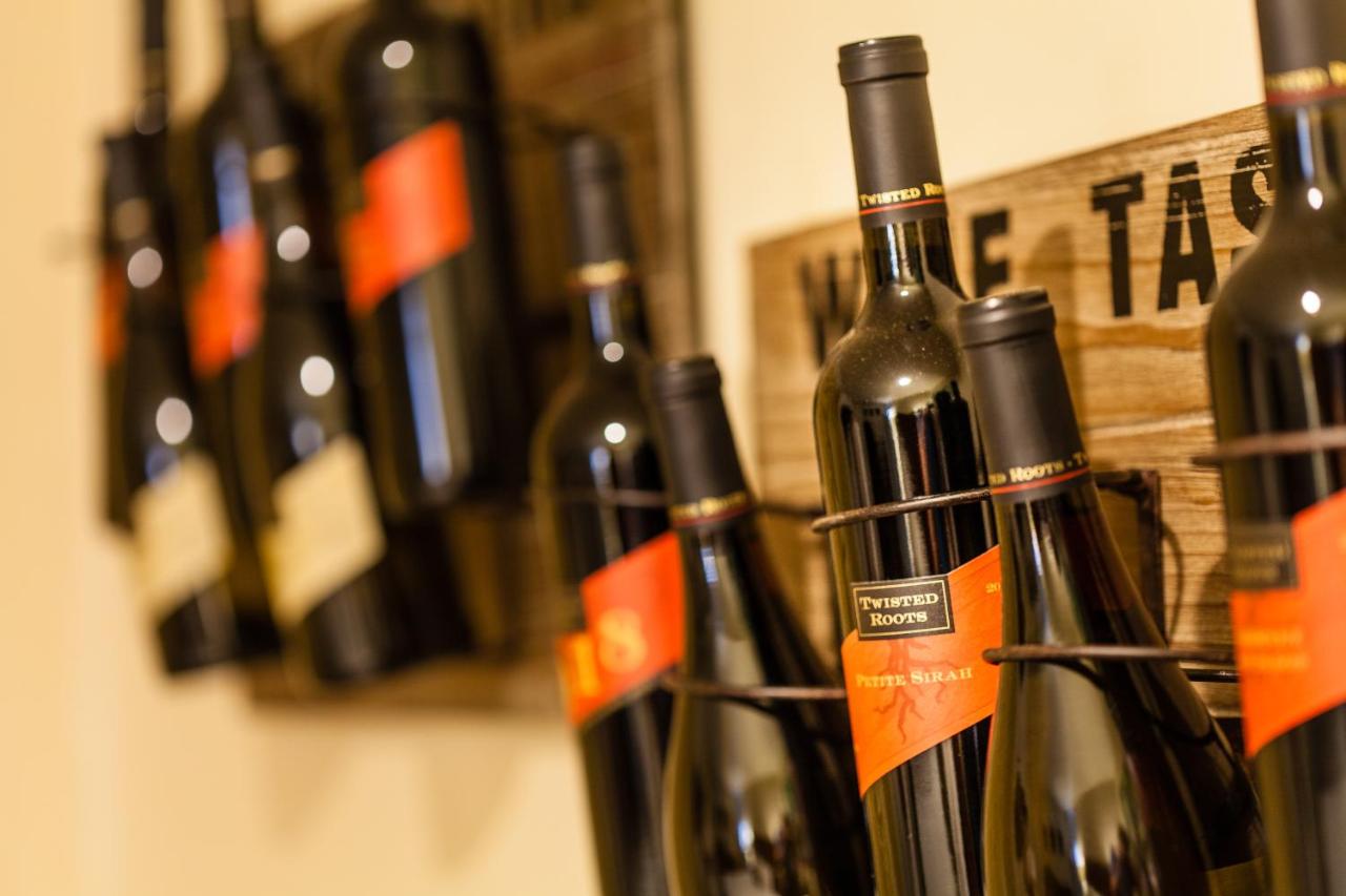  | The Vendange Carmel Inn & Suites