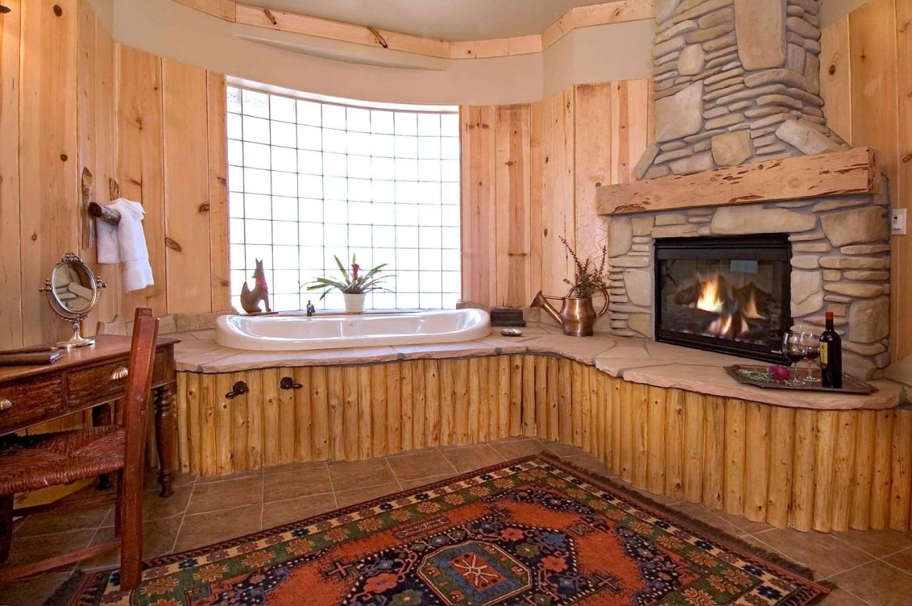 | Adobe Grand Villas