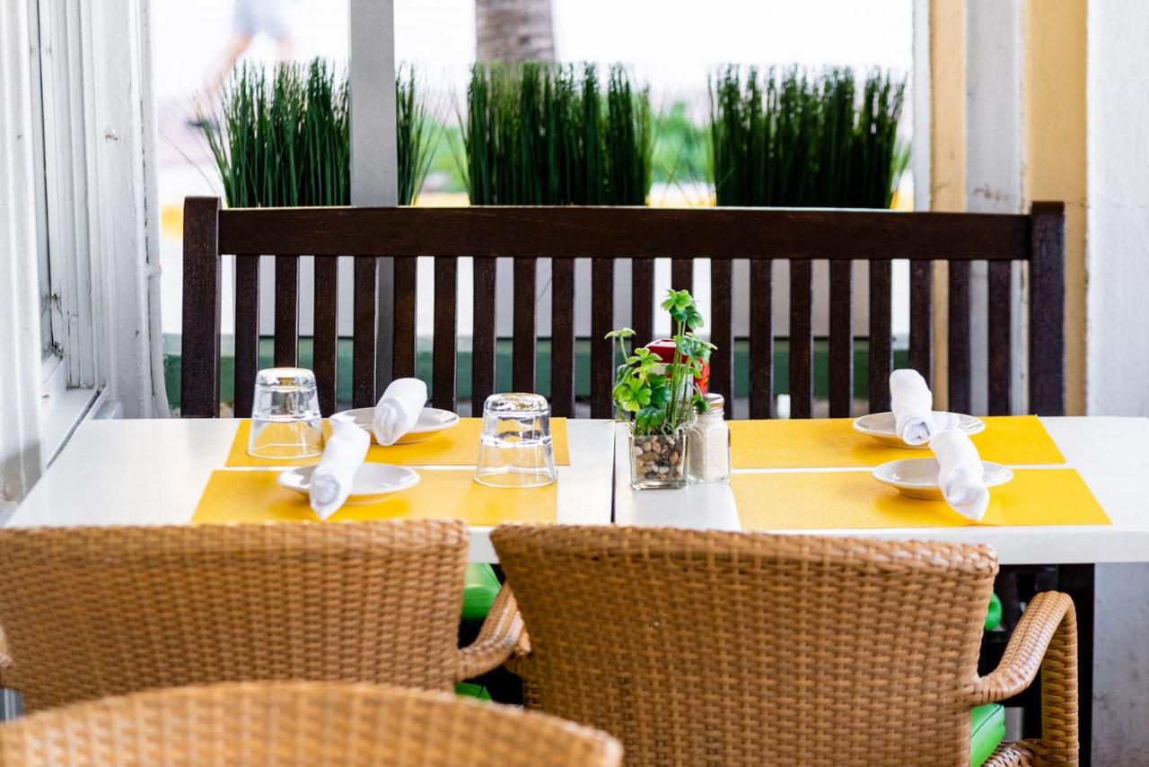 | Majestic Hotel South Beach