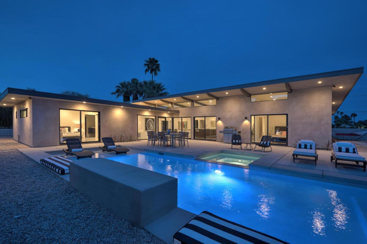  | Best in Palm Springs • Featured in Dwell • 5 Bedrooms & All En Suite Baths