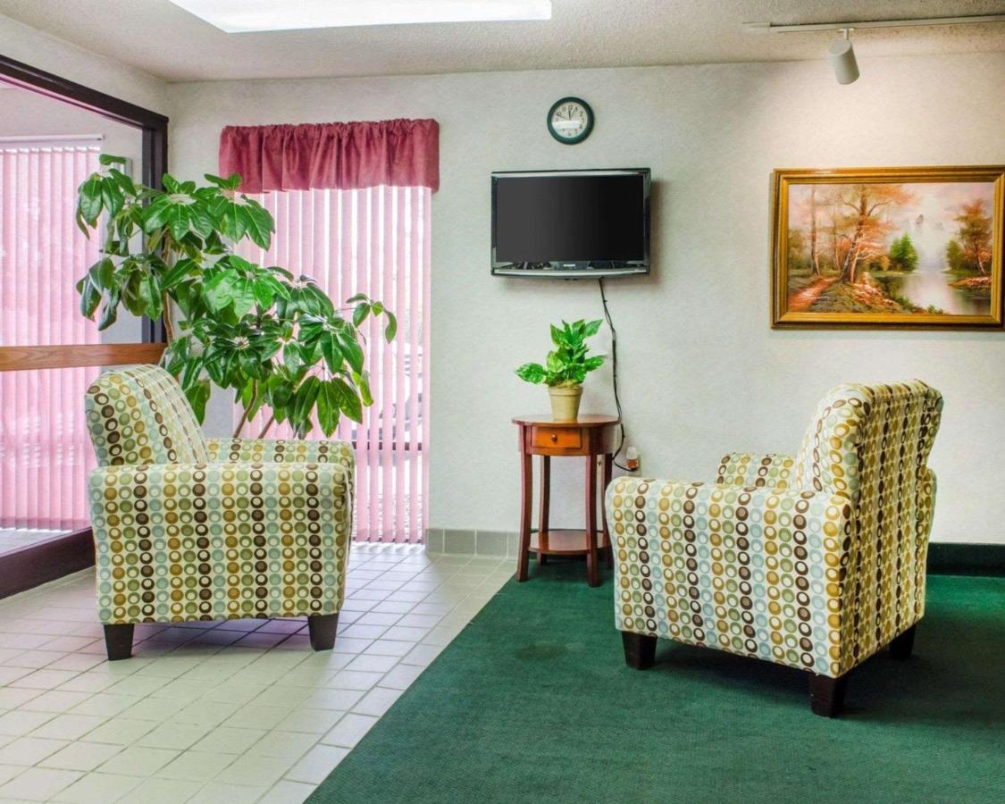 | Econo Lodge Mifflintown