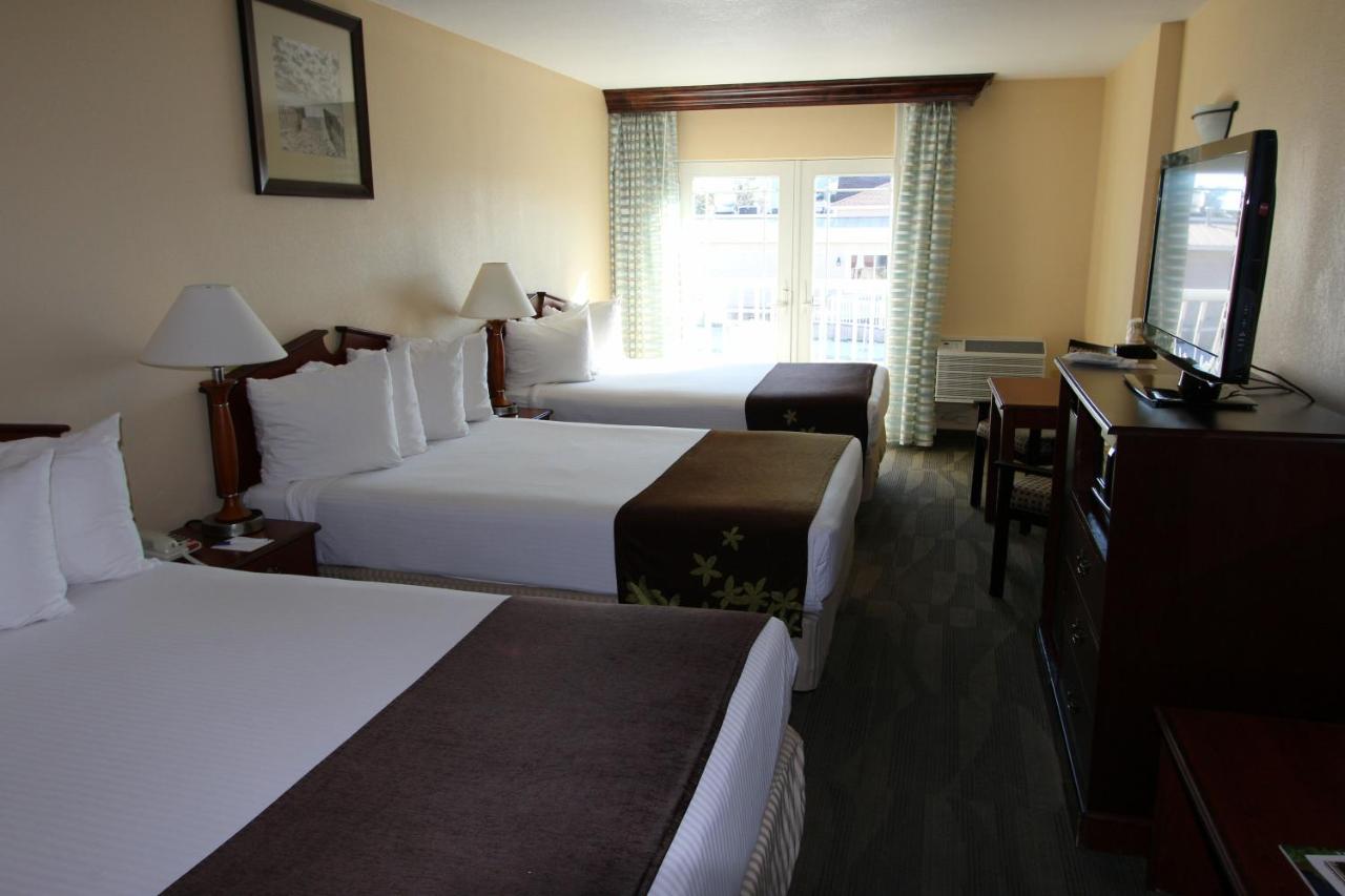  | Gold Leaf Hotel of Dewey