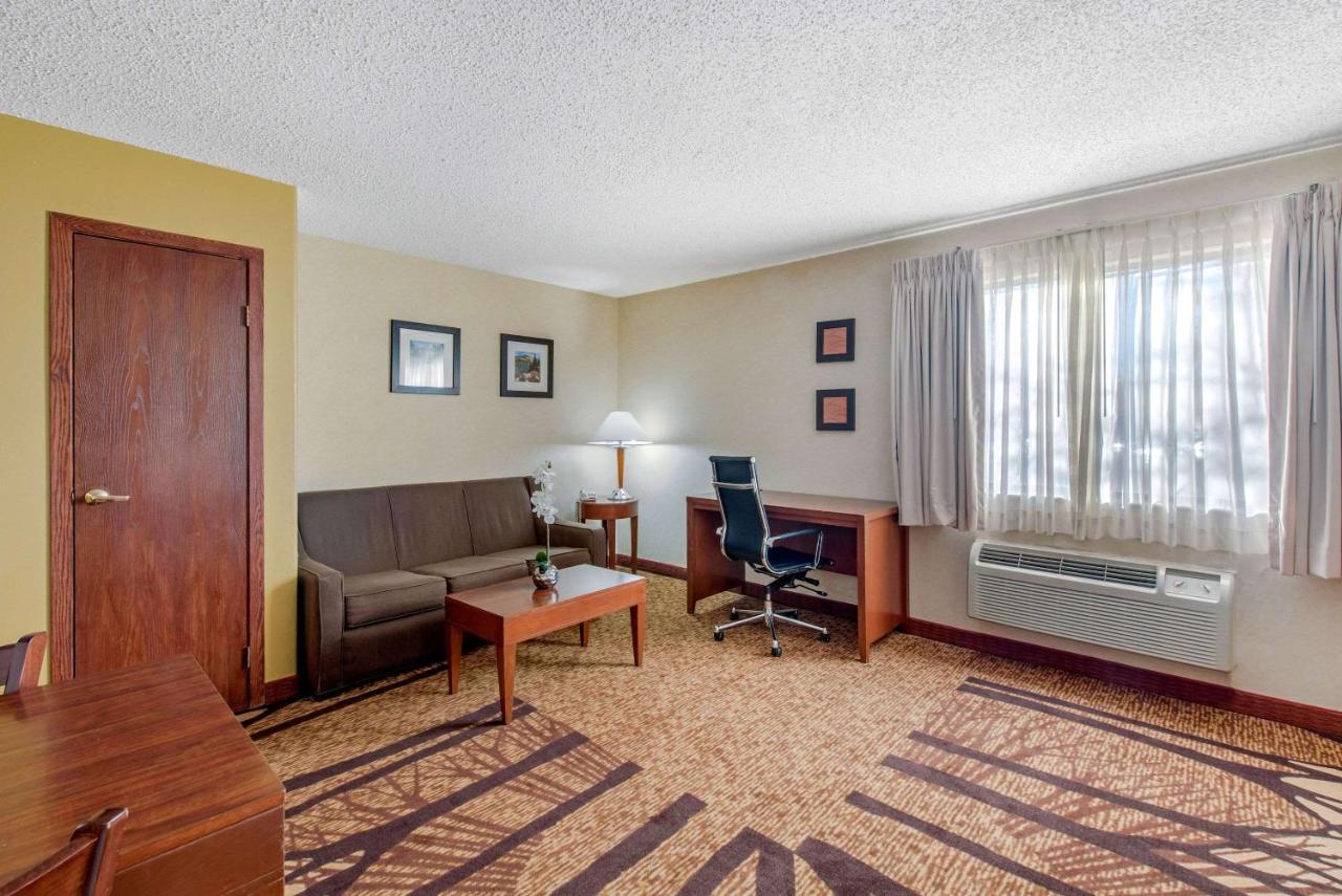  | Comfort Inn Denver Southeast