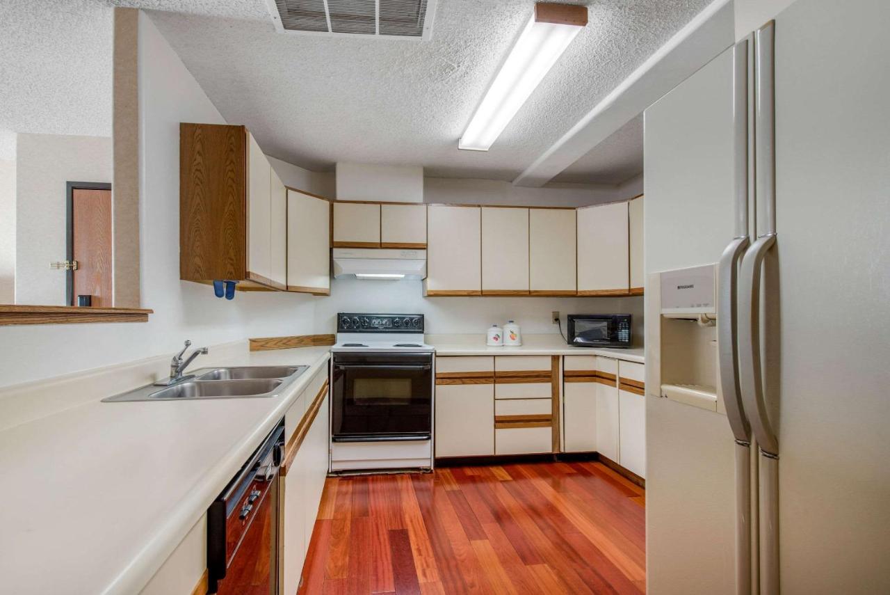  | Comfort Inn Denver Southeast