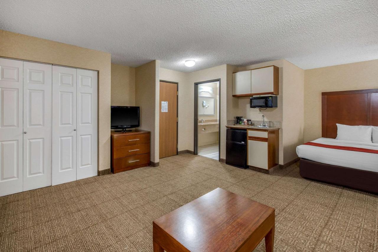  | Comfort Inn Denver Southeast