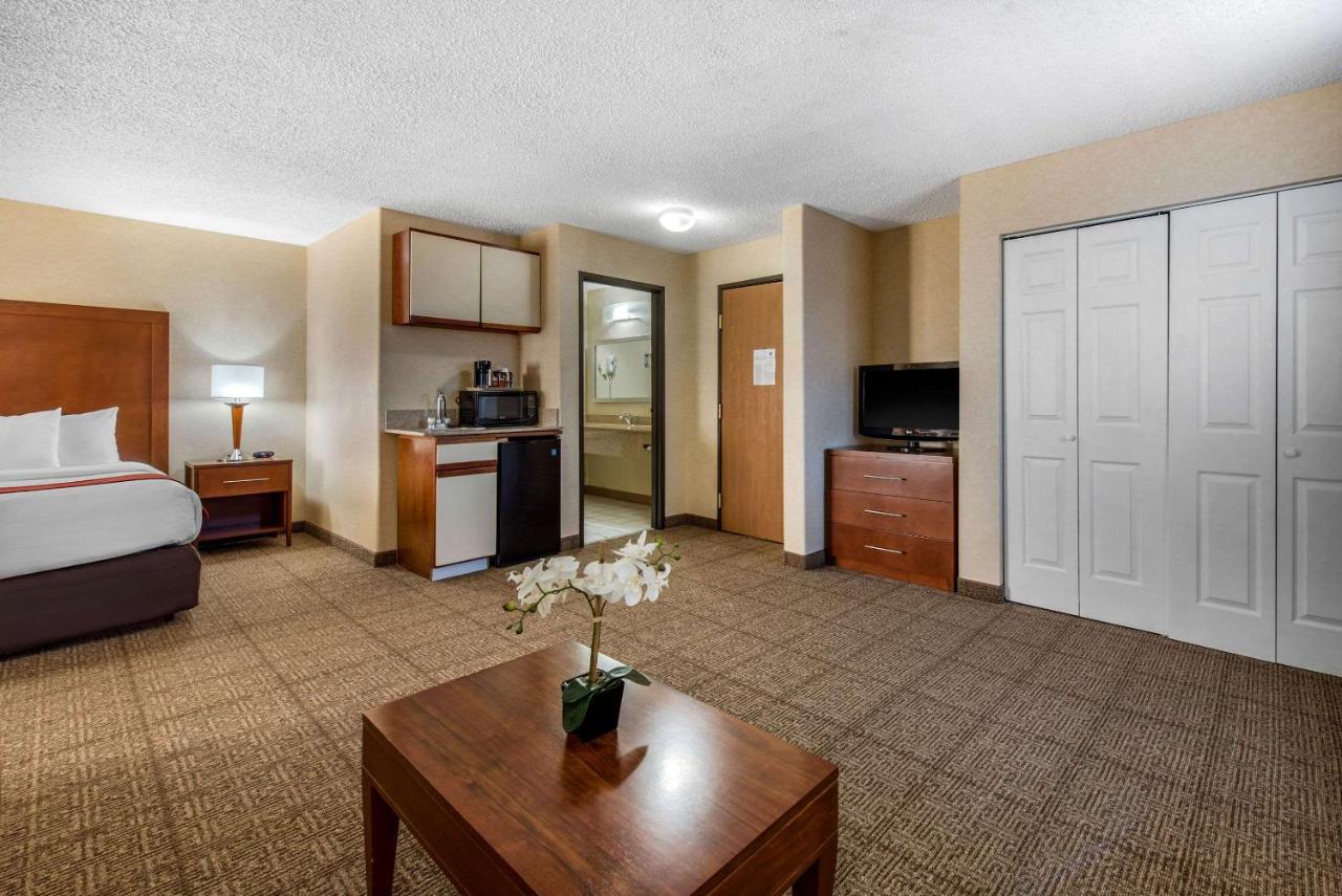  | Comfort Inn Denver Southeast