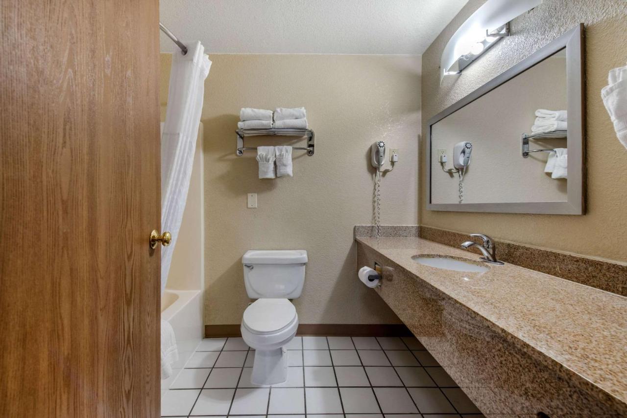  | Comfort Inn Denver Southeast