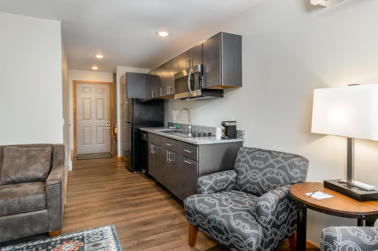 | Grey Fox Inn