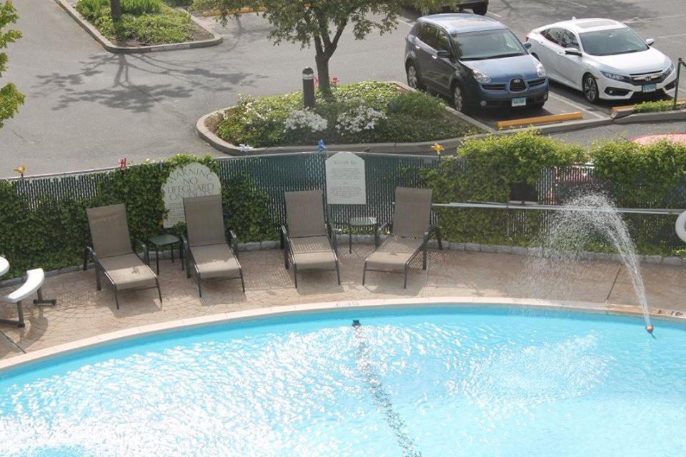 Deluxe King Room at Norwalk Inn & Conference Center
