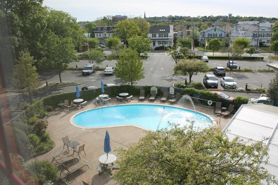 Deluxe King Room at Norwalk Inn & Conference Center