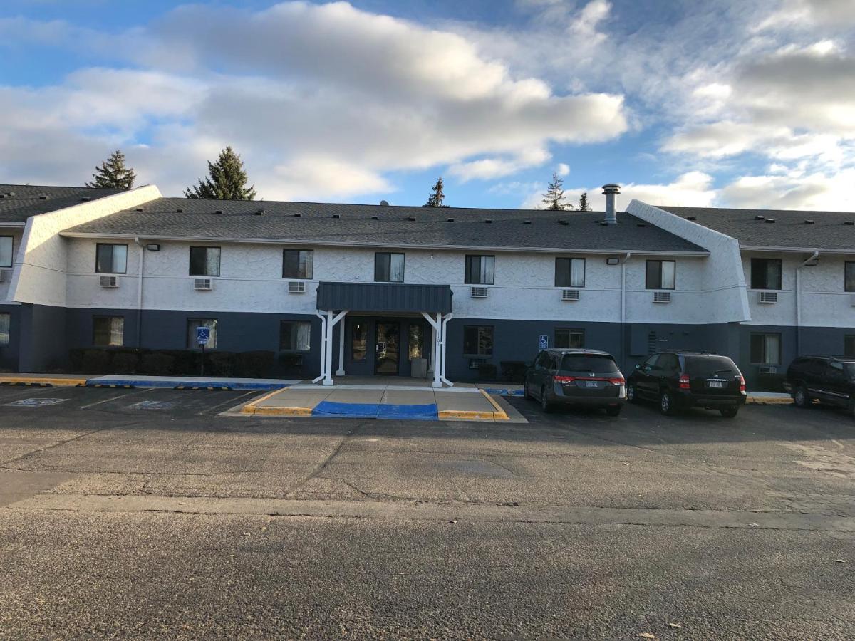| Burnsville Inn & Suites