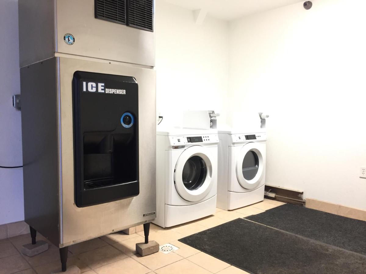 | Burnsville Inn & Suites