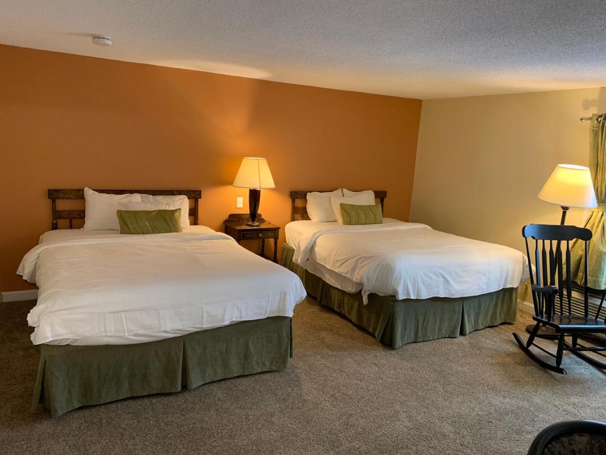 | Four Winds Country Motel