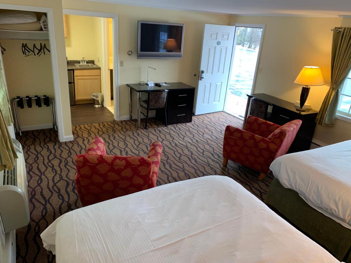| Four Winds Country Motel