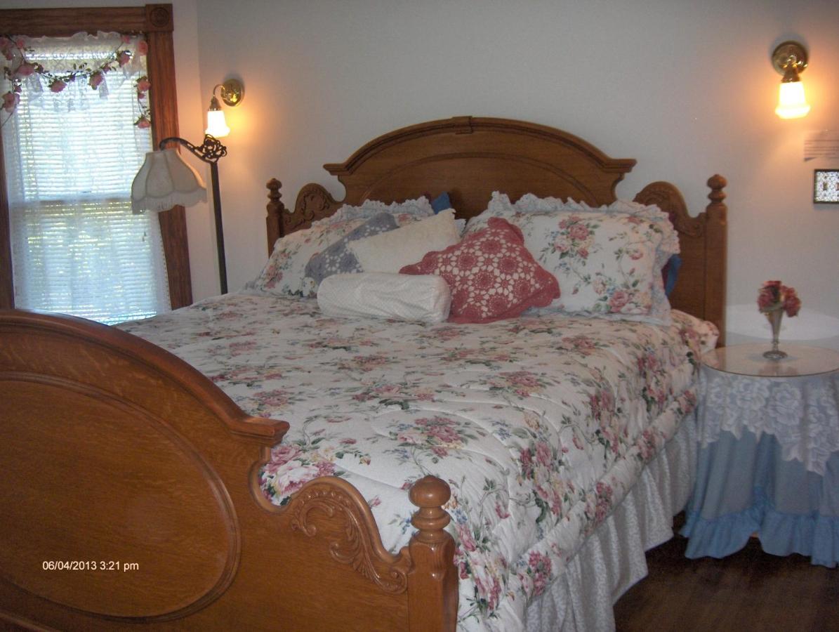 | Antique Rose Inn Windham