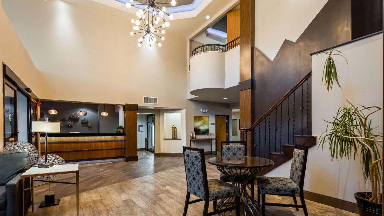 | Best Western Plus Hill Country Suites