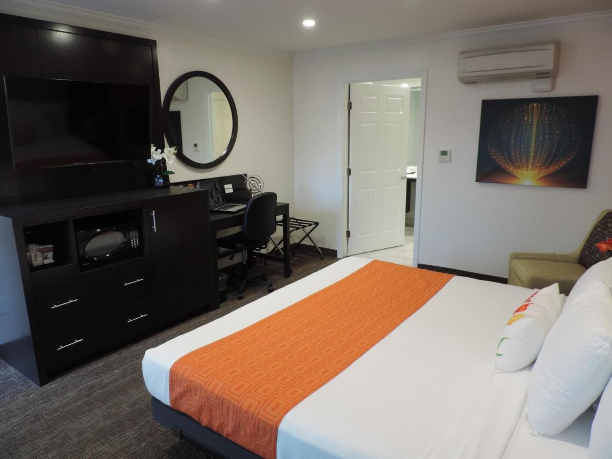 | Pavilion Inn