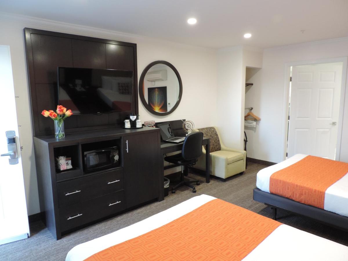  | Pavilion Inn