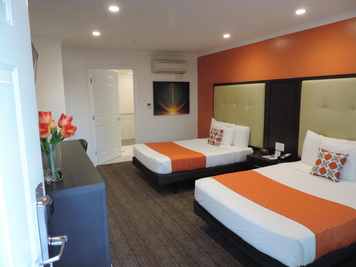 | Pavilion Inn