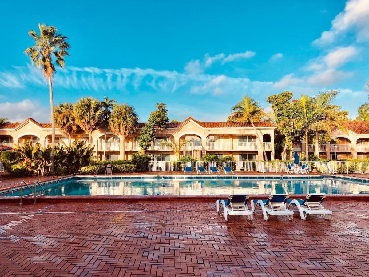  | Grand Palms Spa & Golf Resort