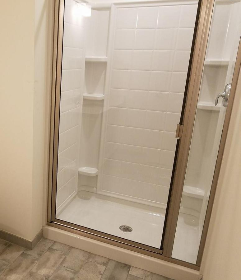 Superior Queen Room at Norwalk Inn & Conference Center