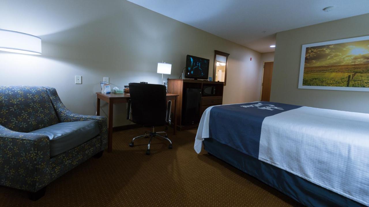 King Room - Non-Smoking at Days Inn by Wyndham Greensboro NC
