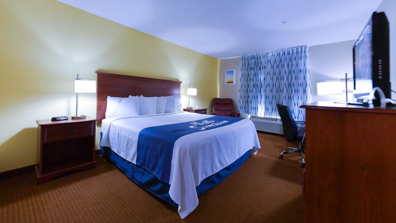 King Room - Non-Smoking at Days Inn by Wyndham Greensboro NC