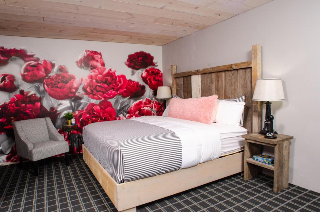 | Vintage Block Inn & Suites