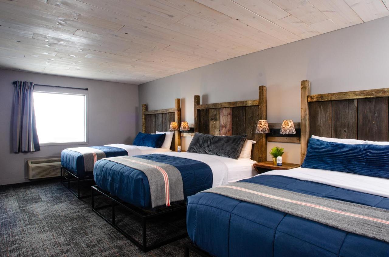 | Vintage Block Inn & Suites