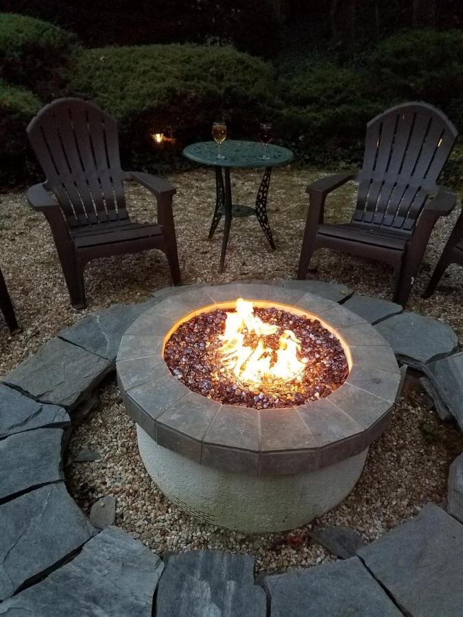 | The Lion and the Rose Bed and Breakfast