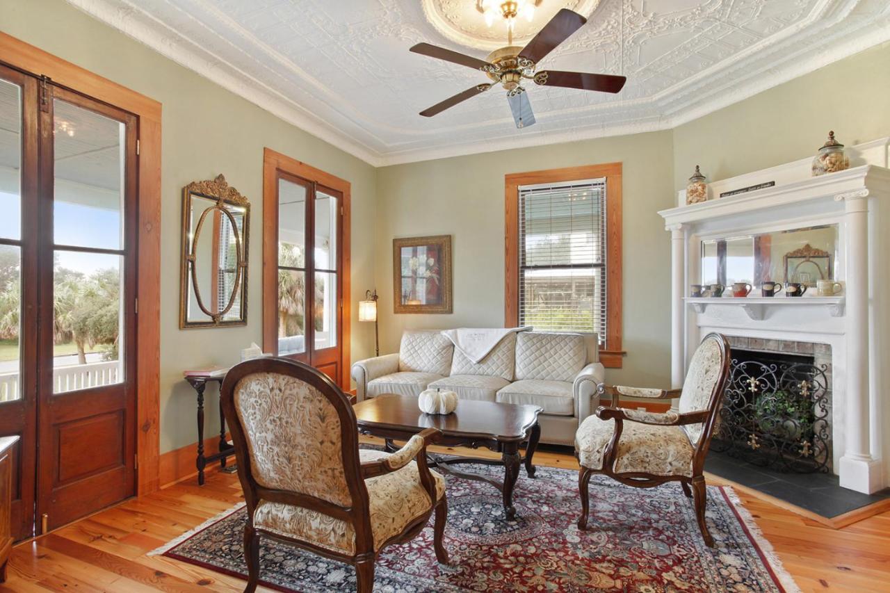 | Surf Song Bed & Breakfast