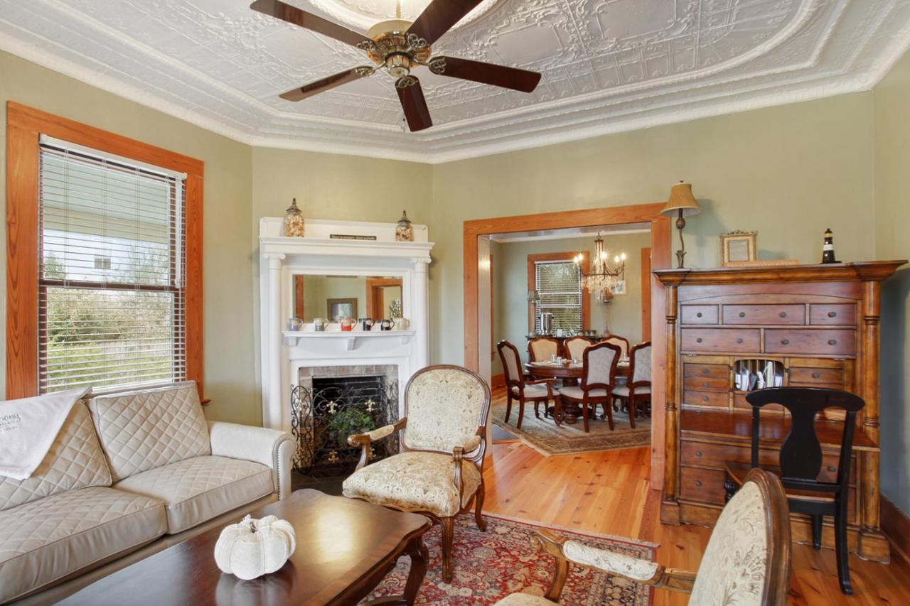 | Surf Song Bed & Breakfast
