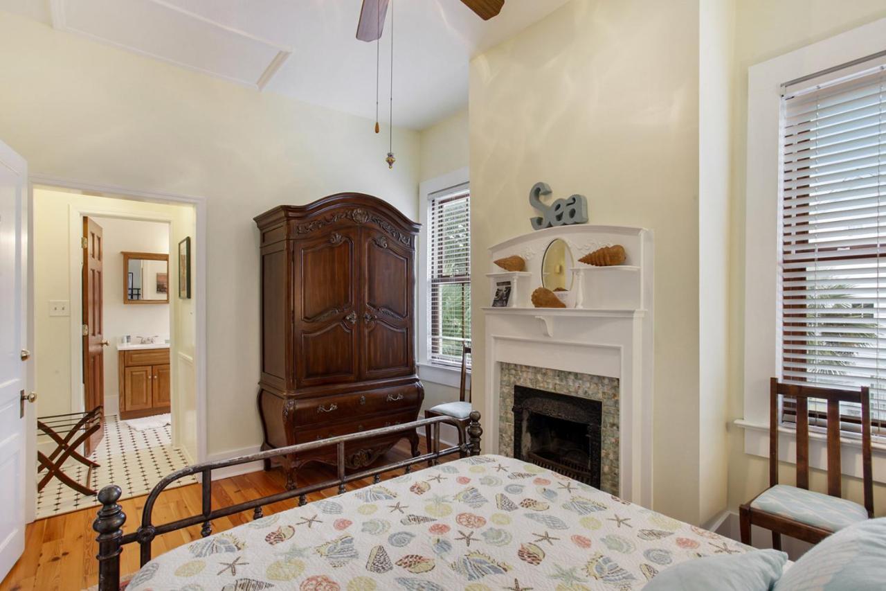| Surf Song Bed & Breakfast