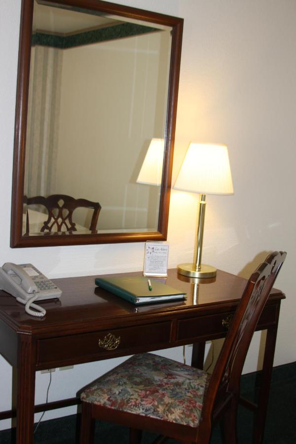 Queen Room with Two Queen Beds (No Pets) at Emerald Dolphin Inn & Mini Golf