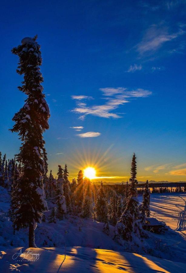 | Lake Louise Lodge, Alaska