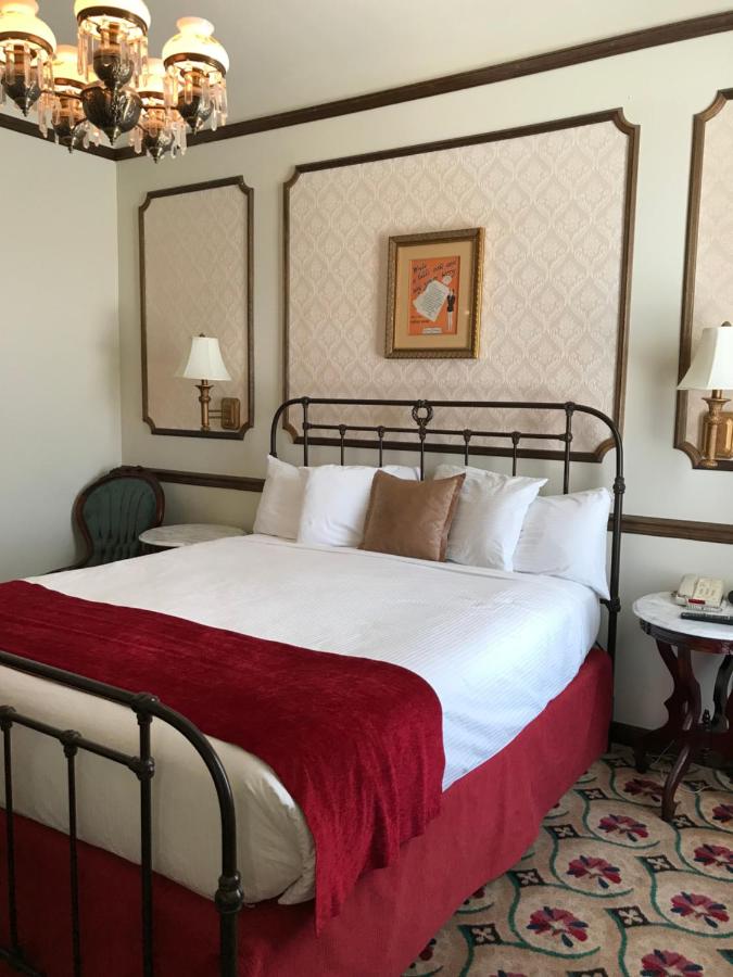 King Room at Mizpah Hotel