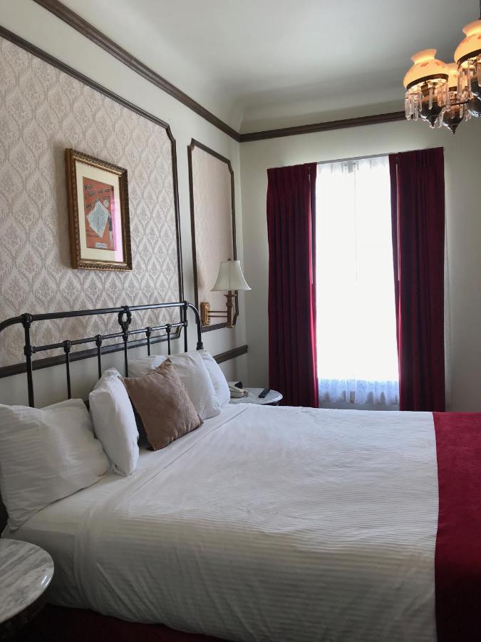 King Room at Mizpah Hotel