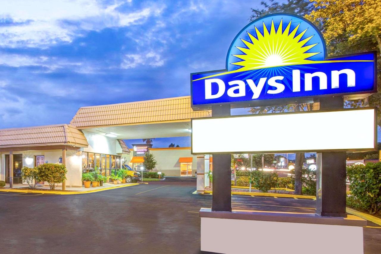 | Days Inn by Wyndham St. Petersburg Central