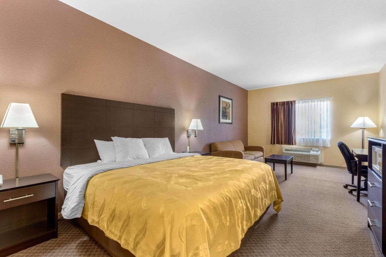 Business King Room - Disability Access/Non-Smoking at Quality Inn West Memphis I-40