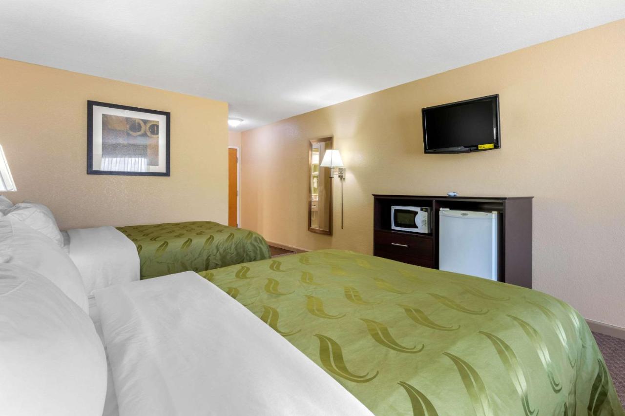 Queen Room with Two Queen Beds - Non-Smoking at Quality Inn West Memphis I-40