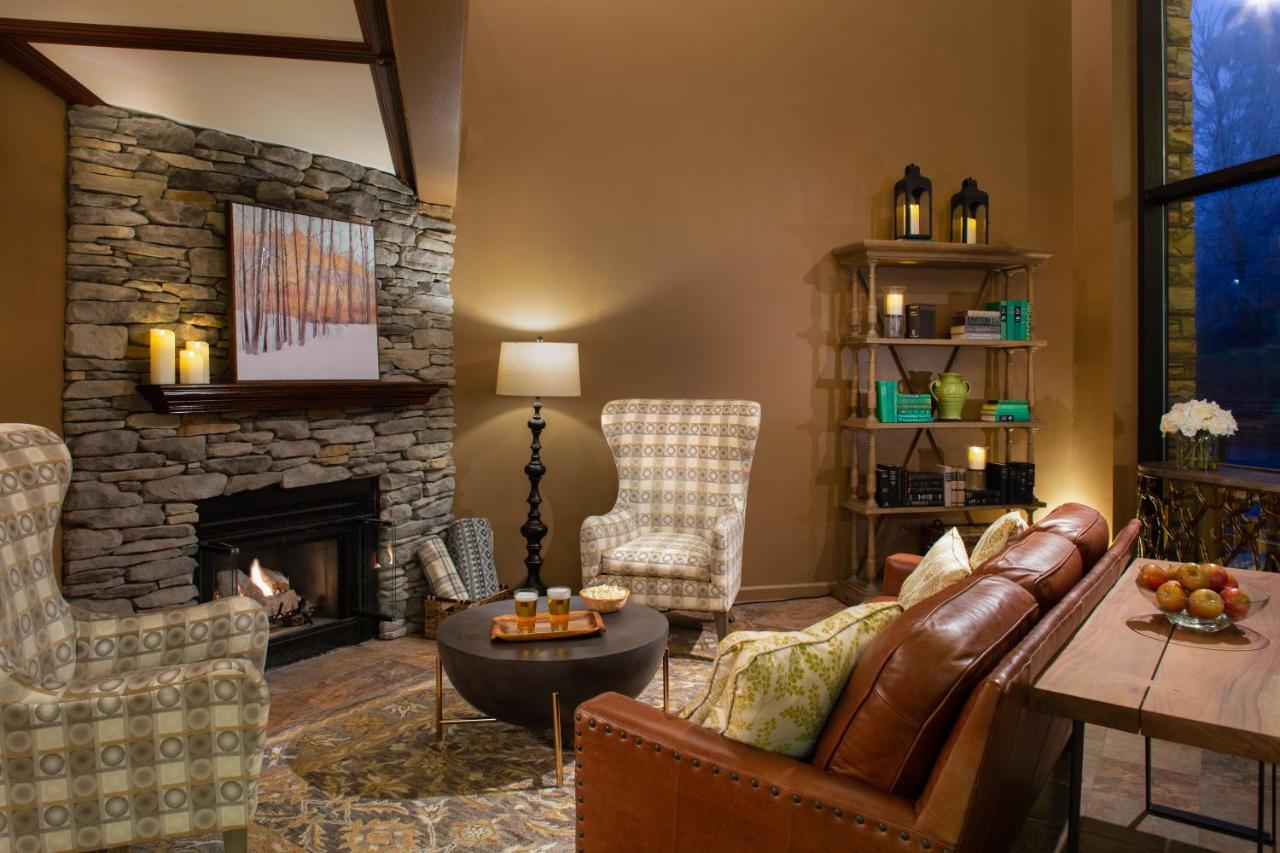 | Meadowbrook Inn