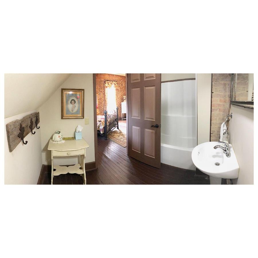 | Main Street Bed & Breakfast