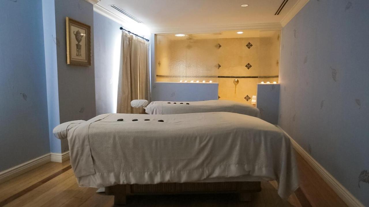 | Delamar Greenwich Harbor