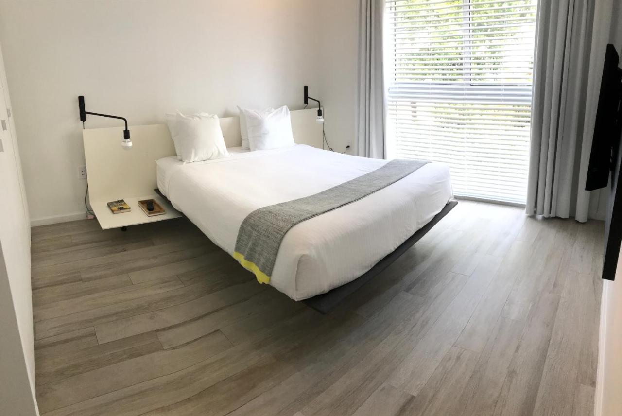 | Beach Haus Key Biscayne Contemporary Apartments