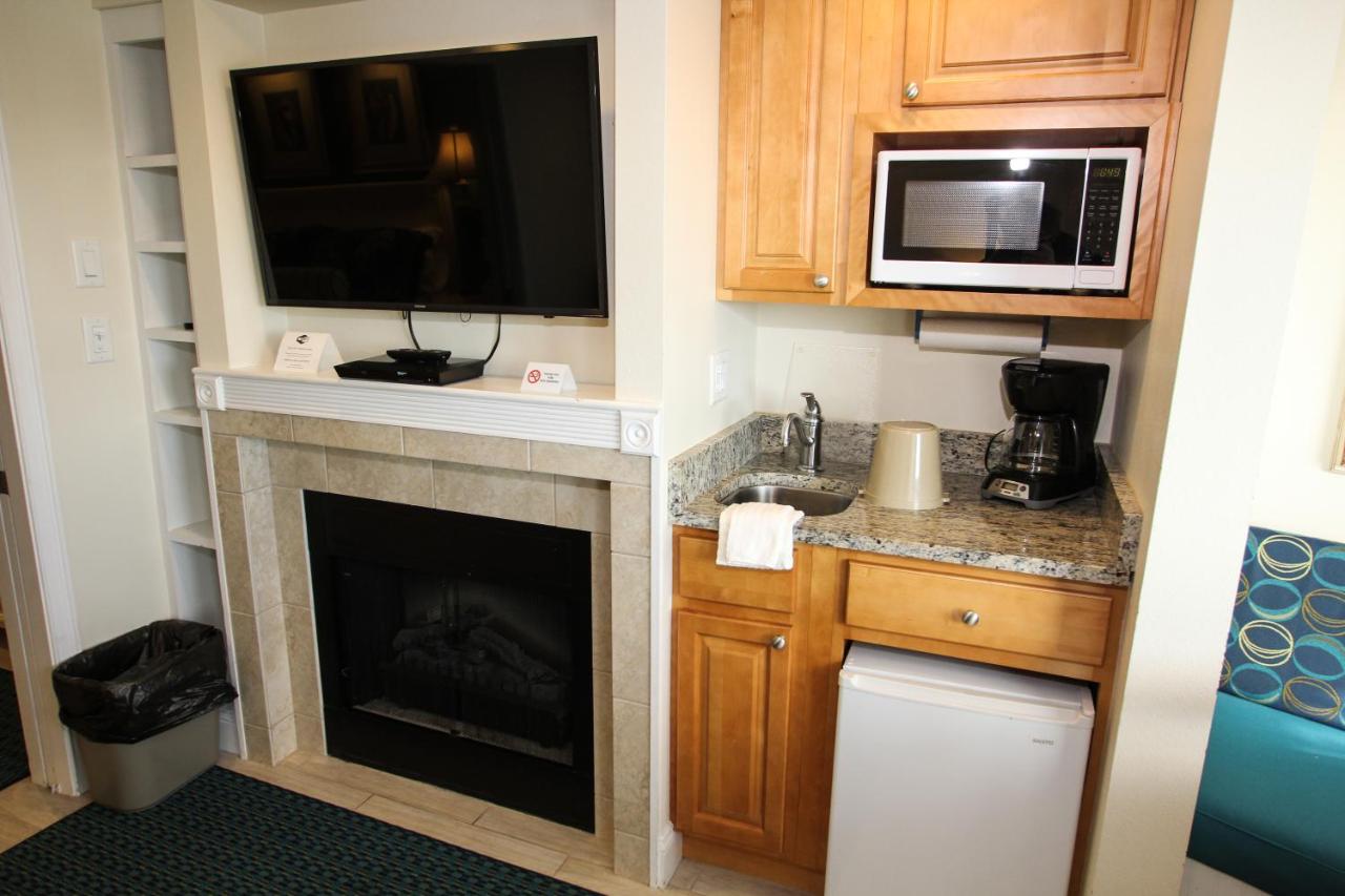 One-Bedroom Suite at Ocean Club on Smuggler's Beach