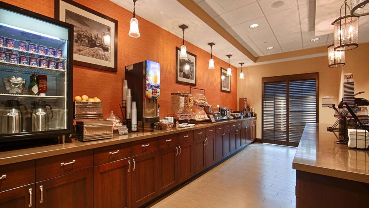 | Best Western Plus Dayton Hotel & Suites