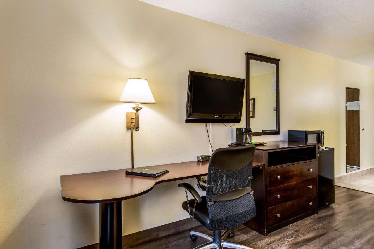 | Econo Lodge Rochester