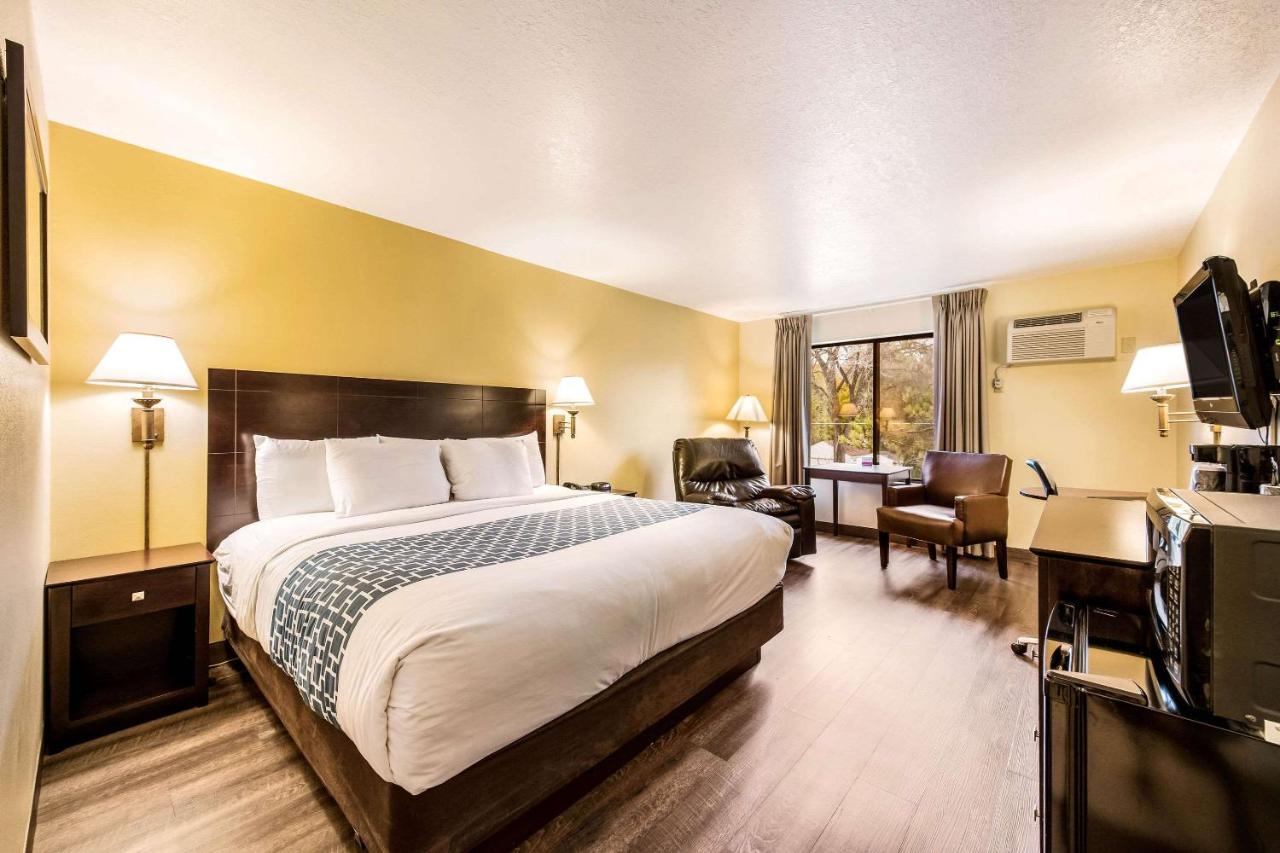| Econo Lodge Rochester