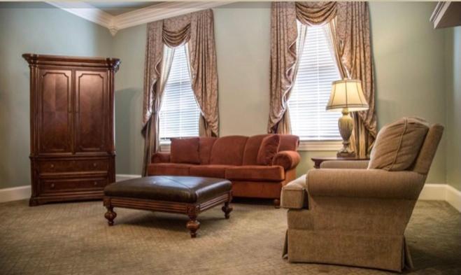 | Clark House Inn
